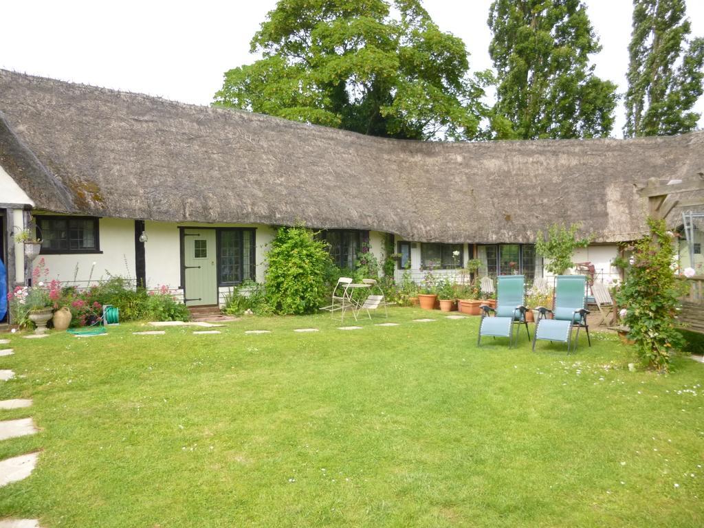 Church Hall Farm Bed And Breakfast Broxted Exterior photo